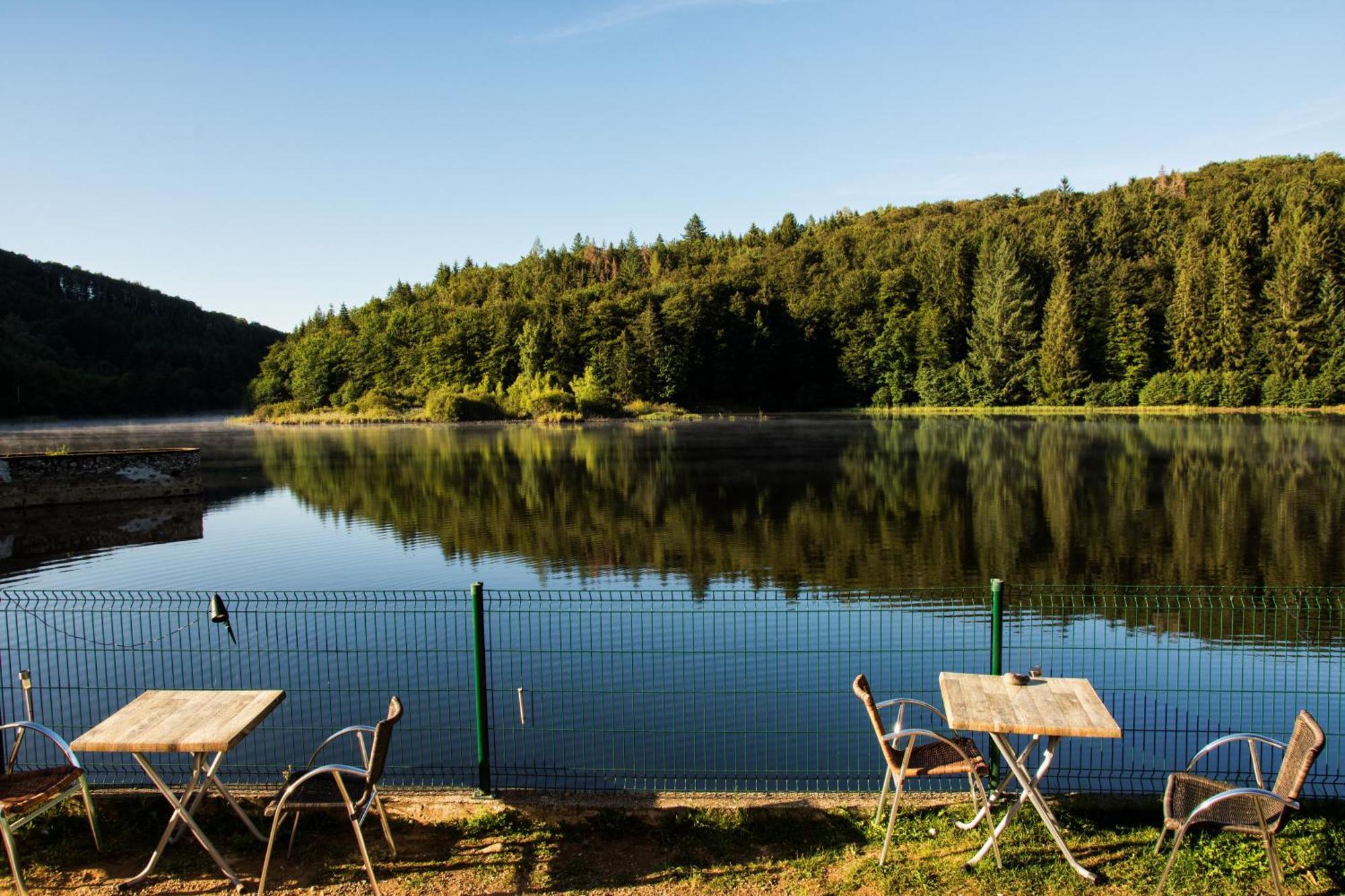 Le Lac Des Moines Condat  Экстерьер фото